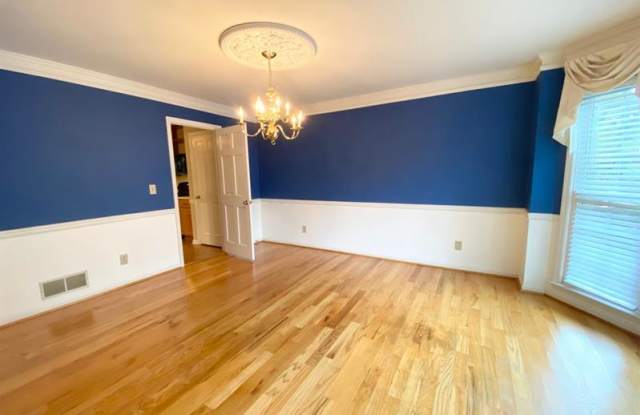 1660 Pinefield Way Gallery 3