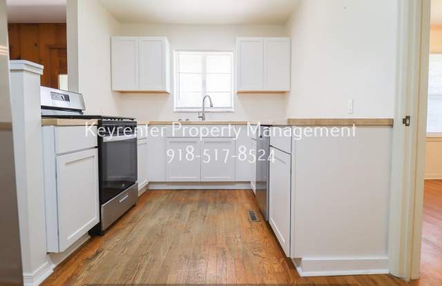 Stunning 3 Bed 1.5 Bath on quiet Cul De Sac! Gallery 3