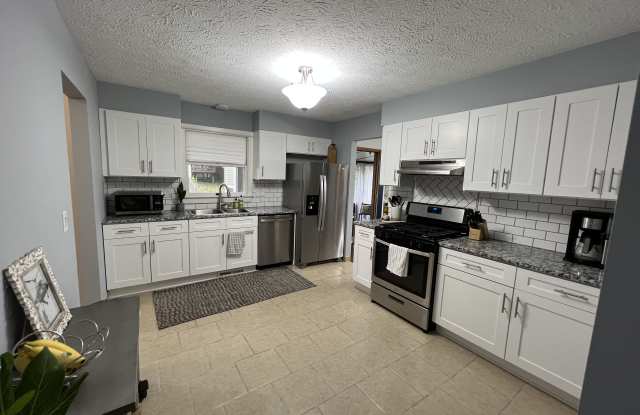 612 Acorn Place photos photos
