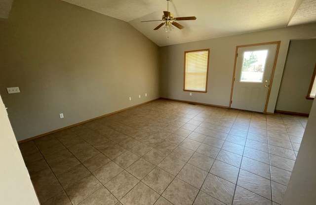 Ozark MO - 1106 East Melton Road, Ozark, MO 65721