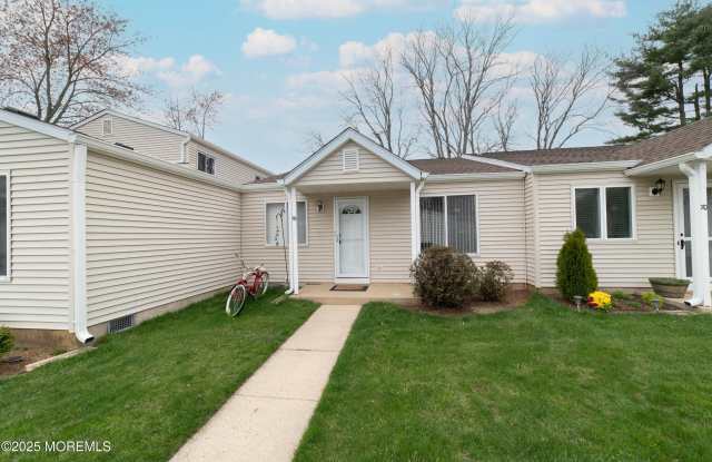 68 Greenwood Drive - 68 Greenwood Drive, West Freehold, NJ 07728 68 Greenwood Drive - 68 Greenwood Drive, West Freehold, NJ 07728