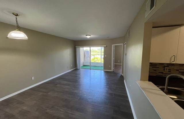 516 Villa Del Sol CircleUnit #103 Gallery 4