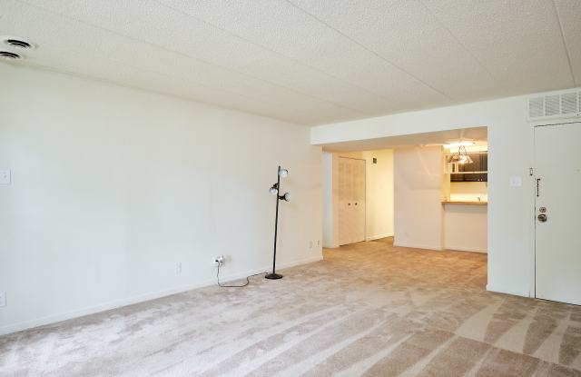 2529 Huntington Ave # 10 Gallery 4