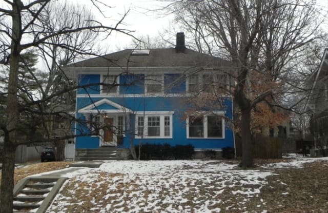 5911 Grand Avenue - 5911 Grand Avenue, Kansas City, MO 64113