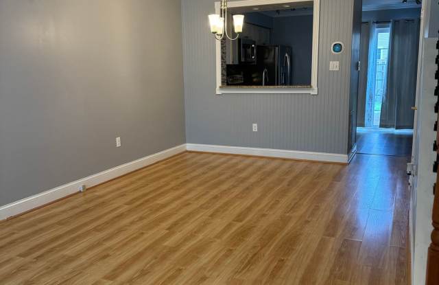 2 Bedroom Townhome in Glen Burnie Gallery 3