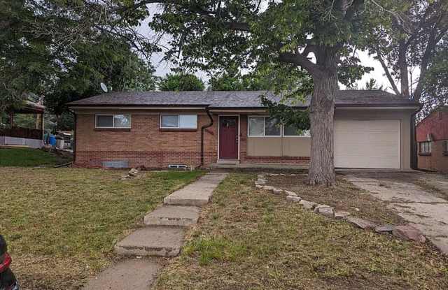 Spacious 5BR Westminster Home with Garage & Fire Pit photos photos