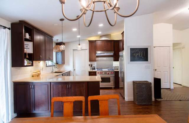Single Level 4 bed 2 bath home with Office Gallery 1