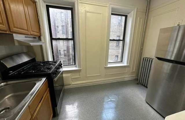 2079 Morris Avenue photos photos