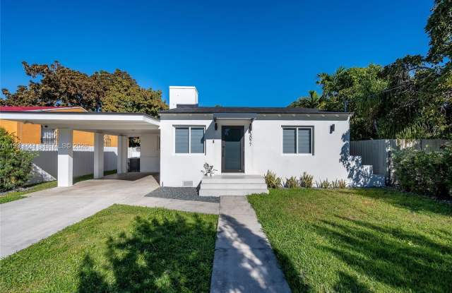 3077 SW 5th St photos photos