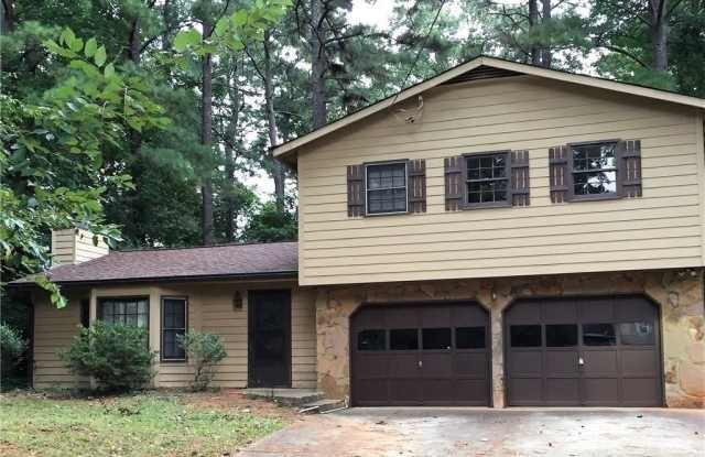6859 Lakeview Lane - 6859 Lakeview Ln, Peachtree Corners, GA 30360