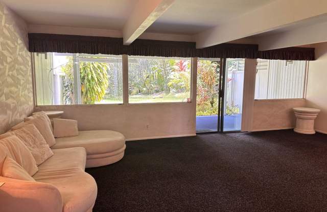 Pacific Heights Townhomes - Two-Bedroom Townhome with Central AC Gallery 3