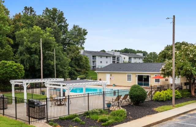 Cloisters & Foxfire Apartments Gallery 4