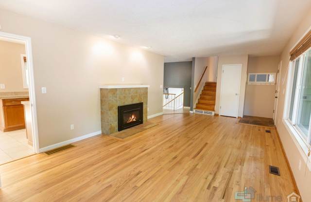 Beautiful 4 Bedroom Home photos photos