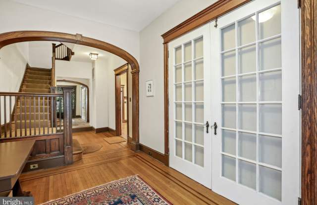 2610 CATHEDRAL Avenue NW Gallery 3