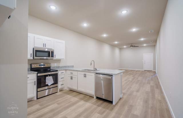 New Home Near Stargate Data Center – Garage & Fenced Yard Gallery 3