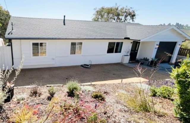 Coming soon! 06-15-26 Newly Remodeled Oceanside Retreat with Green Space Views 3 bedroom 1 bath photos photos