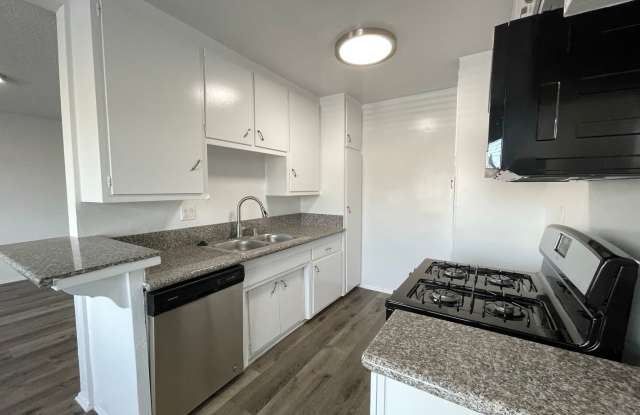 5715 Vineland Avenue photos photos