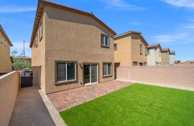 4 Bedroom Sophisticated Oasis with Turf Backyard photos photos