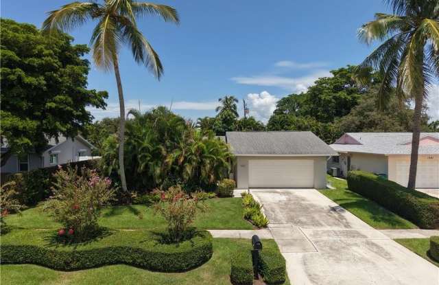 1363 Woodridge Ave photos photos