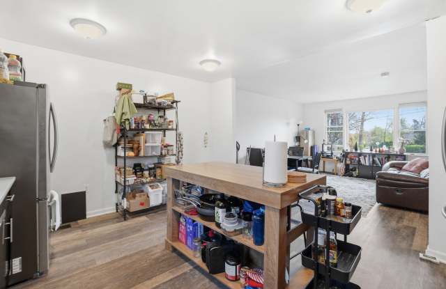 8306 48th Avenue Gallery 3