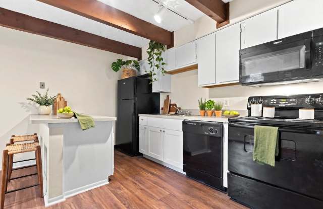 1015 Brooks End Court Gallery 2