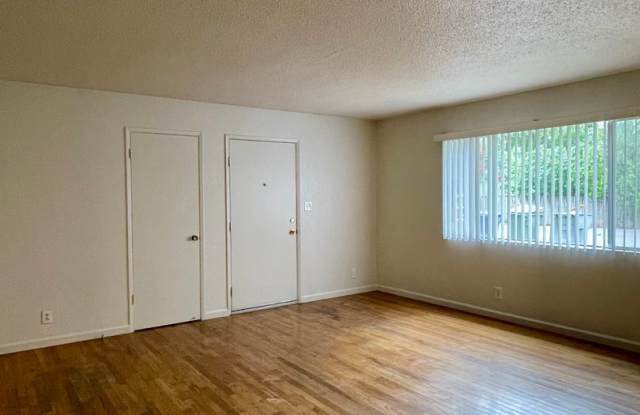 2 BED 1.5 BATH SINGLE DUPLEX Gallery 3