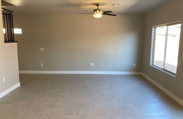 Red Mountain Vista Town Home Gallery 4