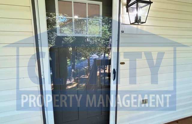 Updated 3 bedroom, 2 bath ranch home! Gallery 3