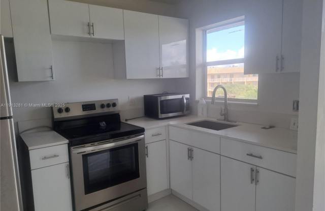 8225 Sunrise Lakes Blvd photos photos