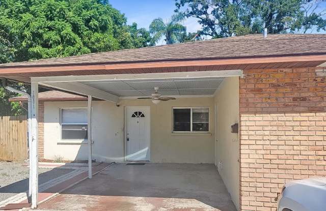 MOVE-IN SPECIAL! ½ OFF YOUR FIRST MONTH’S RENT! 1/1. Annual Two Bedroom, Two Bath Duplex Located on a Quiet Street in West Bradenton Gallery 1