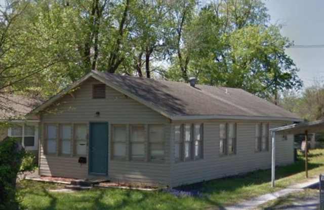 SUPER CUTE 2 BEDROOM 1 BATH - 5018 South 32nd West Avenue, Tulsa, OK 74107