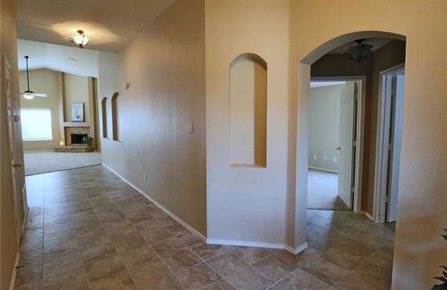 2724 Winterberry Lane Gallery 2