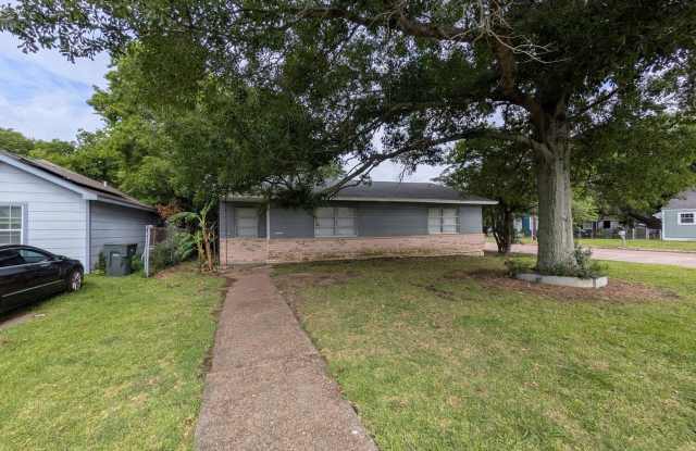 5251 Procter Street photos photos