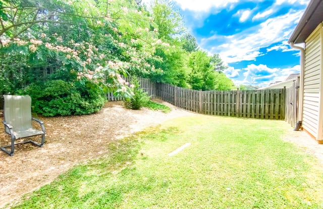 2464 Ridgemont Dr - 1 Gallery 2