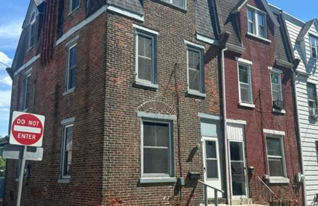 Ready to Move- Charming 4-Bedroom 2 Bath Home in Pottstown – 202 South Franklin Street Gallery 4