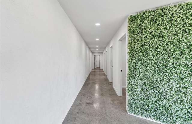 1555 Woodmere Trail photos photos