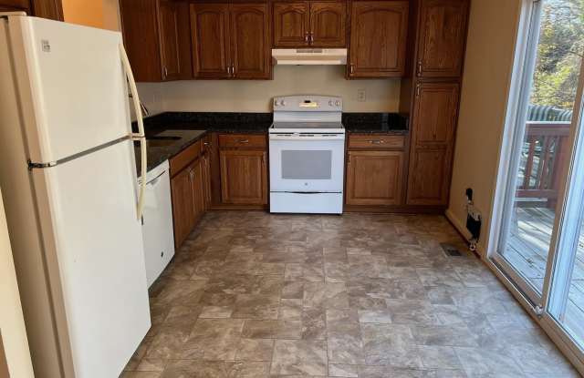 18002 SUNSET LAKE Court Gallery 2
