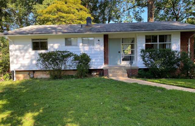 7721 MARTHAS LANE - 7721 Marthas Lane, Idylwood, VA 22043