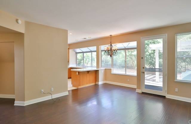 28 Sandbridge Gallery 3