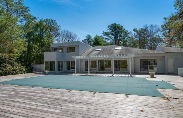 4 Eagle Close - 4 Eagle Close, East Quogue, NY 11942