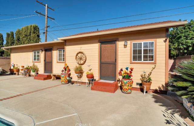 6516 Gentry Ave photos photos