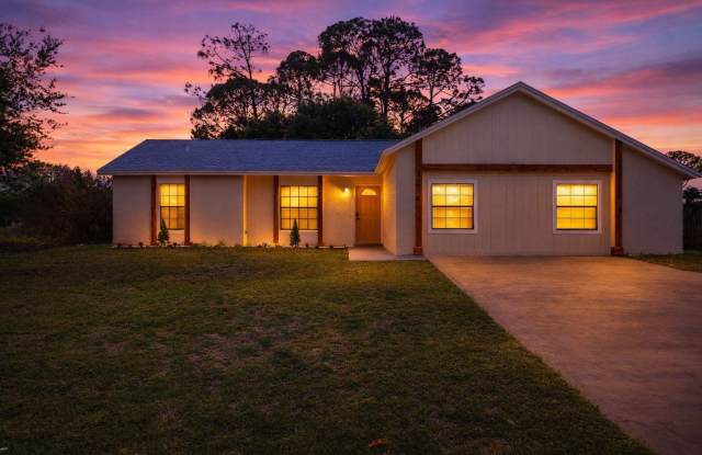 Spacious 4BR/3BA Home with Bonus Suite & Large Yard photos photos Spacious 4BR/3BA Home with Bonus Suite & Large Yard photos photos