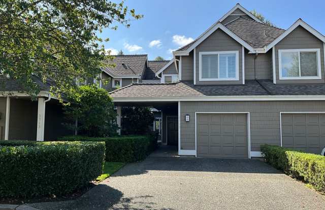 2 Week Move In Special - Beautiful 2 Bedroom Yarrow Bay Townhome in Kirkland photos photos