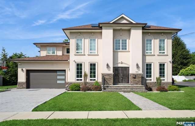 105 Westervelt Place photos photos