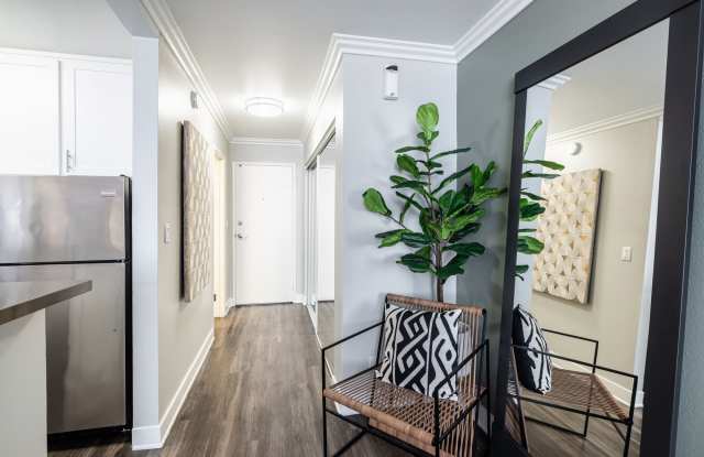 1200 Riverside Gallery 3