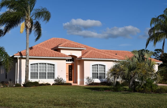 8353 Sherman Cir - 8353 Sherman Circle, North Weeki Wachee, FL 34613