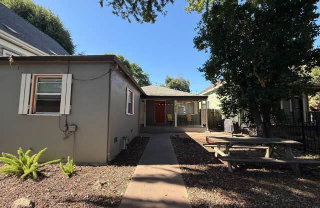 2308 N Street - Updated 2BD/1BA in the Heart of Midtown Sac | Available Now! photos photos