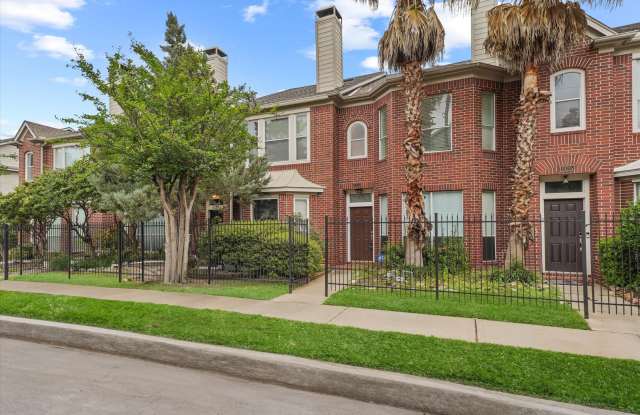 Stunning Two Story Townhome! - 1423 Anita Street, Houston, TX 77004