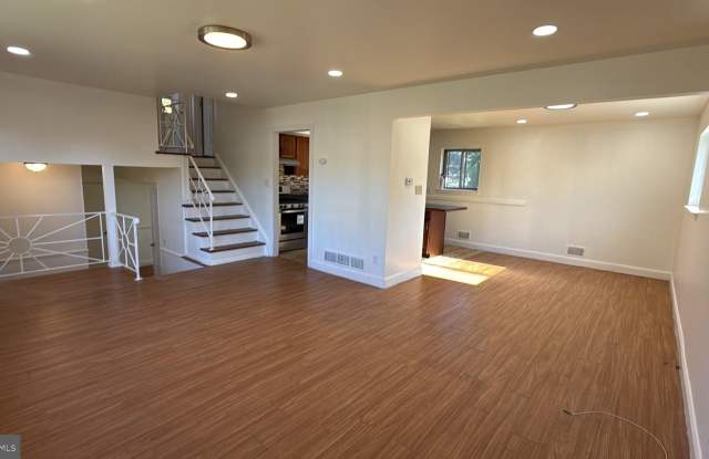 24 VISTA Road Gallery 4