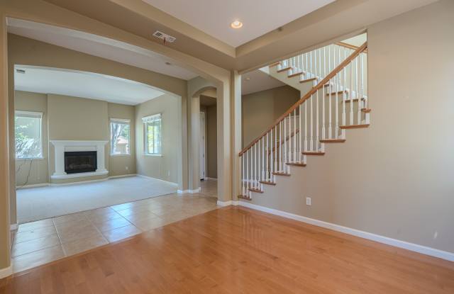 2165 Cruden Bay Way Gallery 3